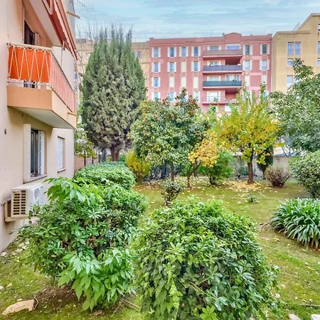 Modern 2br Flat - De